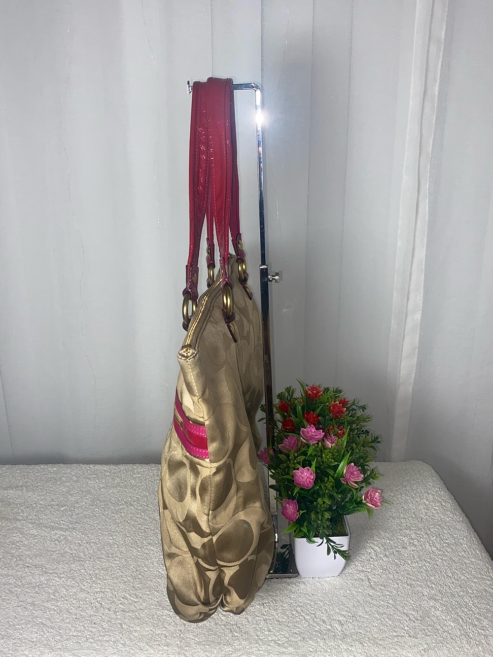 GUC Coach Poppy Daisy Sig Tote - Picture 2 of 9